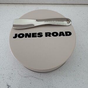 Jones Road WHAT THE FOUNDATION with Jones Road Spatula Applicator. Color = BEIGE